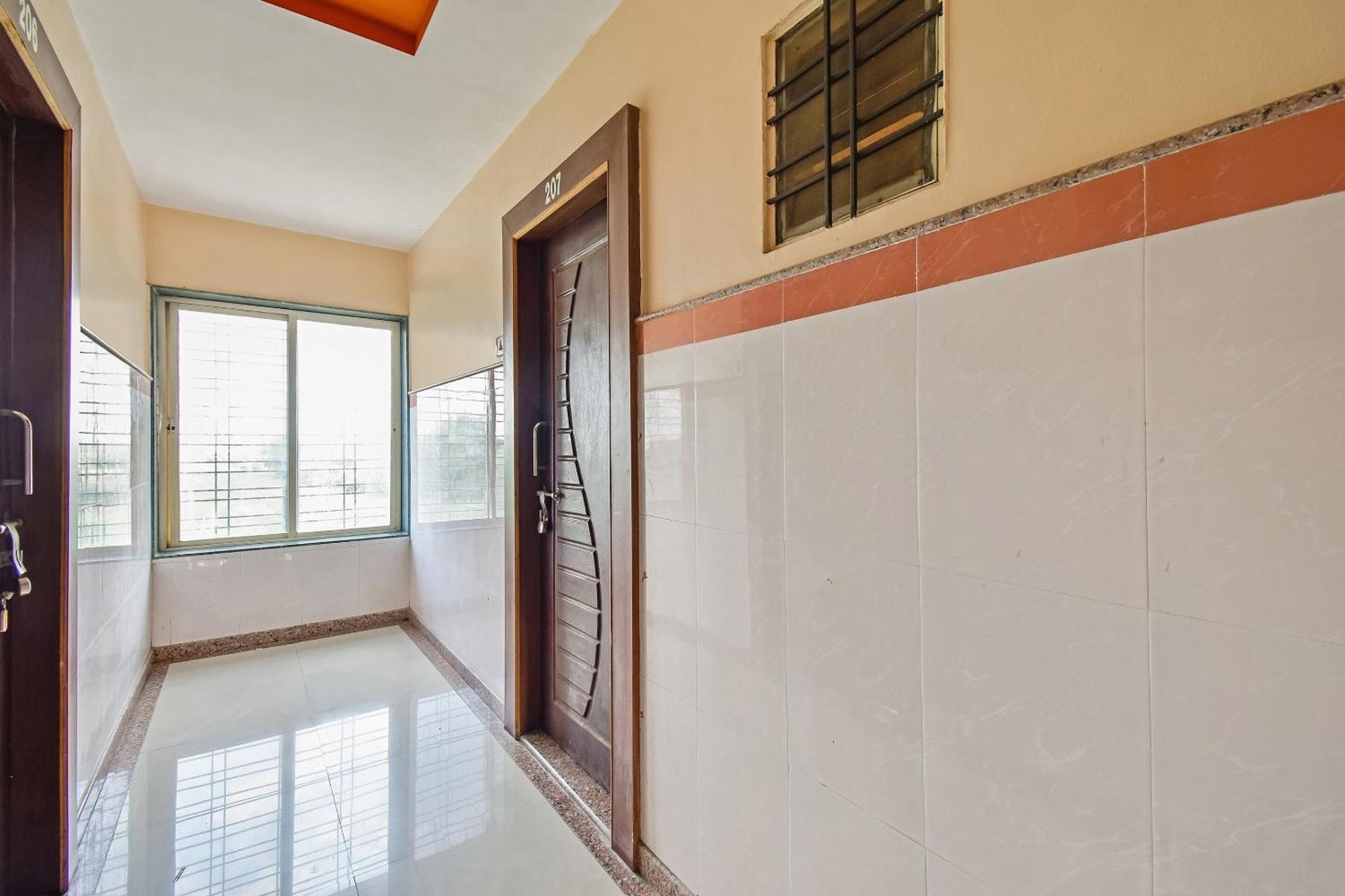 Spot On Hotel Sai Jeeva Residency Ширди Екстериор снимка